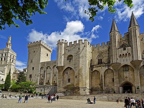 place of the palace of the popes